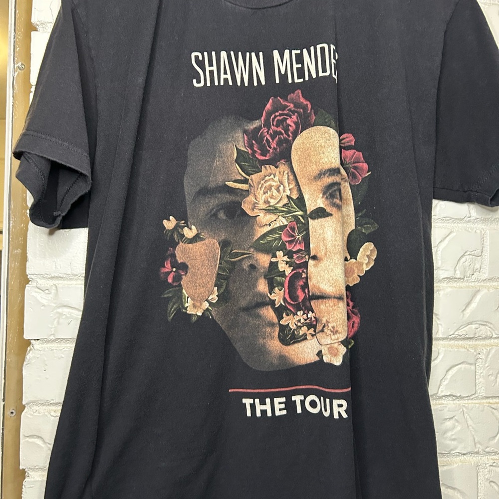 Shawn Mendes - The Tour 2018 Tour Shirt - Size Large